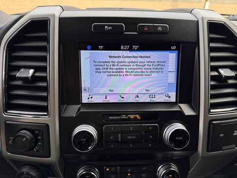 Used 2019 Ford F150 Lariat w/ Equipment Group 502A Luxury AWD/4WD image 20