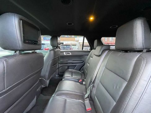Used 2015 Ford Explorer XLT w/ Equipment Group 202A image 55