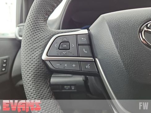 Certified 2026 Toyota Sienna Limited image 16