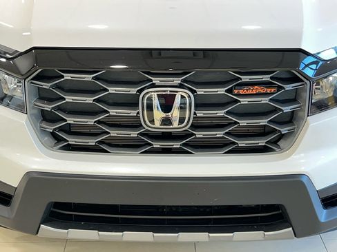 Used 2025 Honda Ridgeline TrailSport image 3