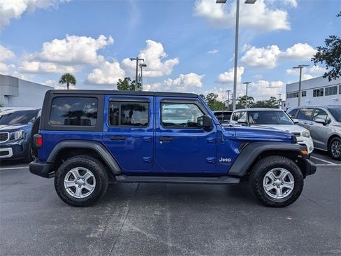 Used 2018 Jeep Wrangler Unlimited Sport S image 3
