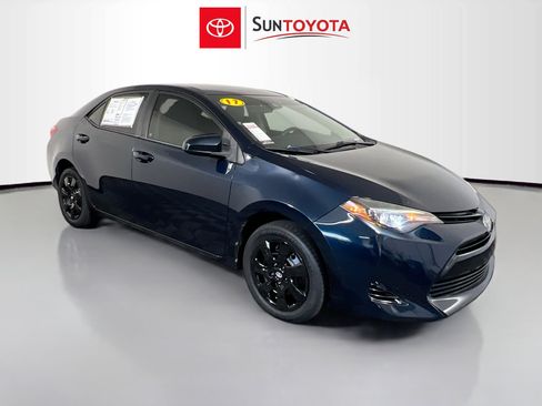 Used 2017 Toyota Corolla LE FWD image 1