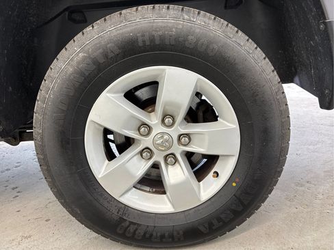 Used 2019 RAM 1500 Classic SLT w/ Luxury Group AWD/4WD image 29