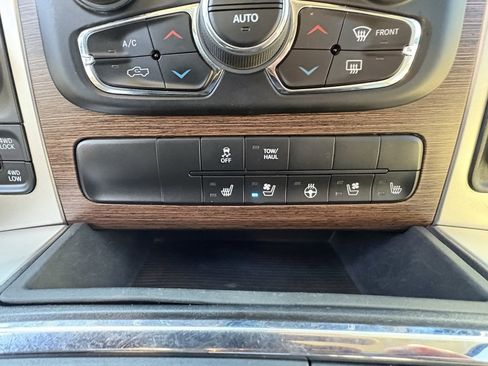 Used 2016 RAM 1500 Laramie w/ Convenience Group image 21