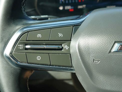 Used 2025 Chevrolet Traverse Z71 AWD/4WD image 14