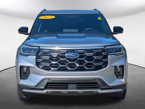 Used 2025 Ford Explorer Platinum AWD/4WD image 13