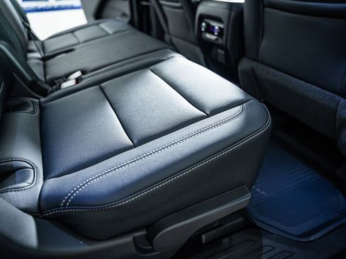 New 2026 Chevrolet Traverse LT w/ Sun and Wheel Package image 32