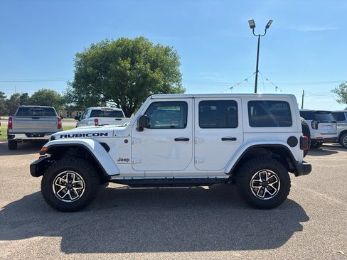 Used 2024 Jeep Wrangler Unlimited Rubicon AWD/4WD image 5