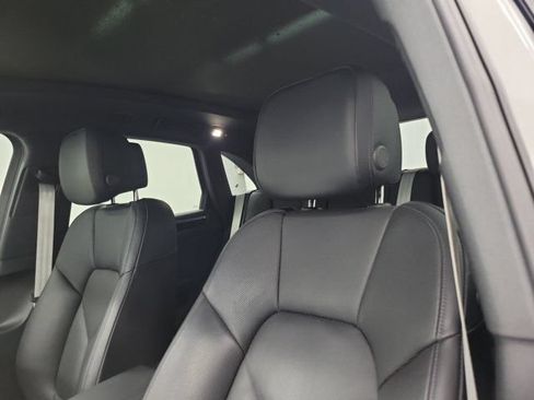 Used 2024 Porsche Macan AWD/4WD image 20
