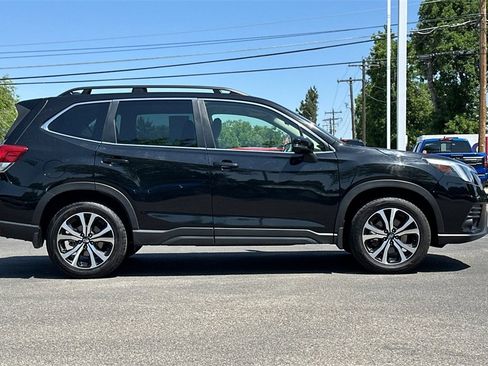 Used 2023 Subaru Forester Limited image 4