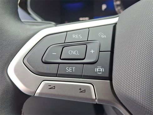 Used 2022 Volkswagen Taos SE image 20