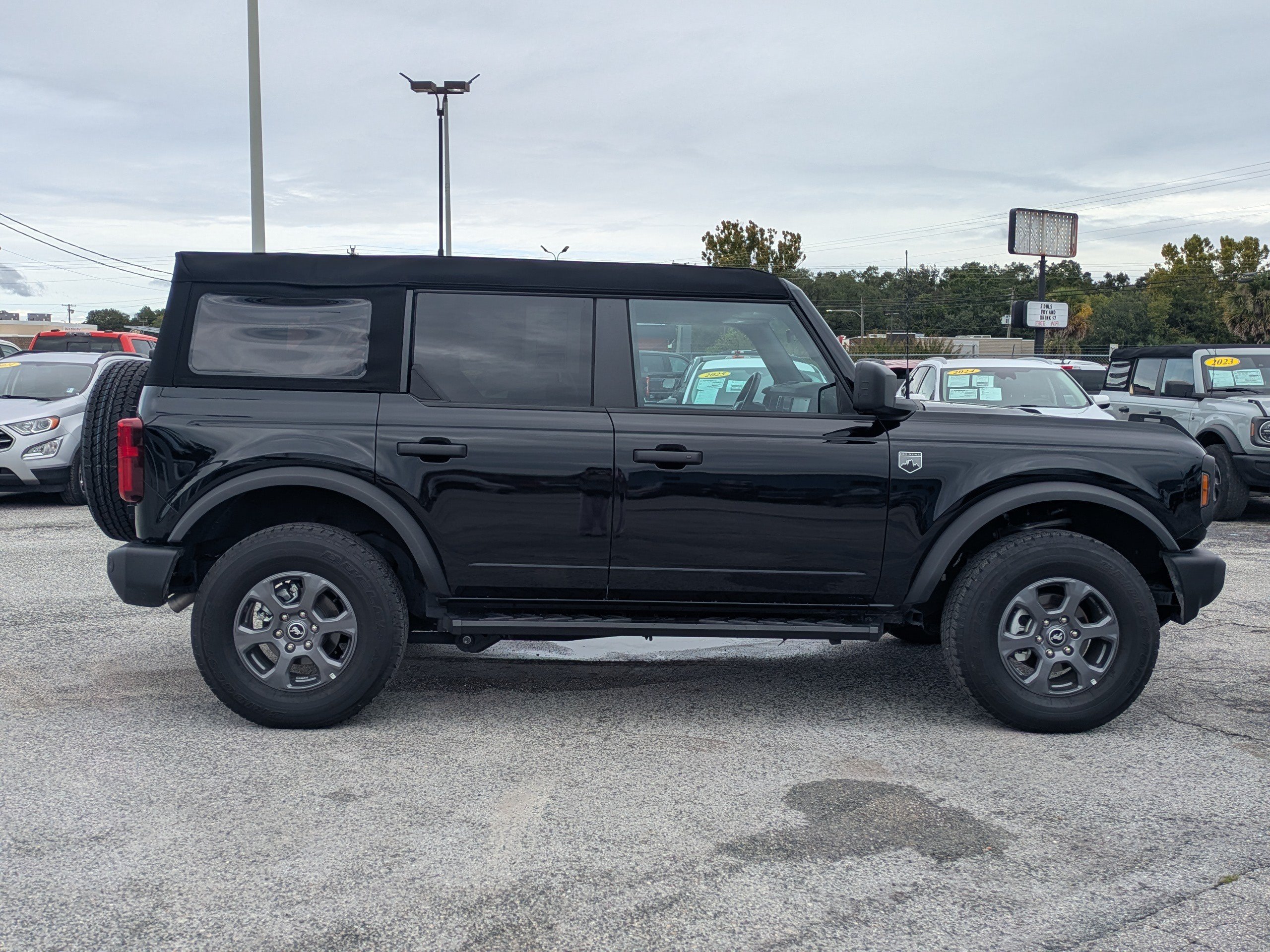 Used 2025 Ford Bronco Big Bend AWD/4WD image 3