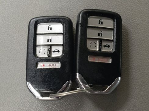 Used 2020 Honda Accord EX image 32