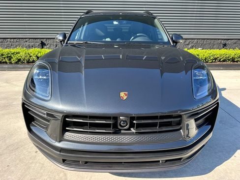 Certified 2026 Porsche Macan AWD/4WD image 8