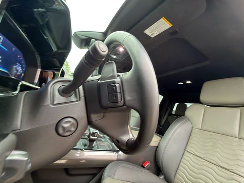 Used 2025 Chevrolet Silverado 1500 ZR2 w/ Technology Package image 37