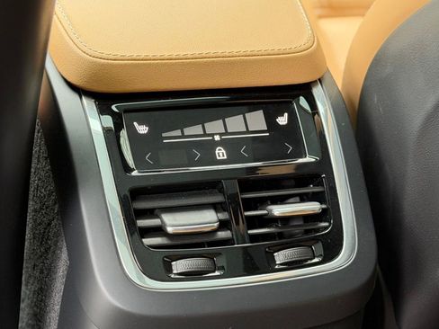 Used 2024 Volvo XC90 T8 Ultimate w/ Protection Package Premier AWD/4WD image 8