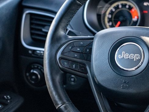 Used 2019 Jeep Cherokee Trailhawk image 20