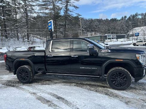 Used 2023 GMC Sierra 2500 Denali w/ Denali Black Diamond Edition image 5