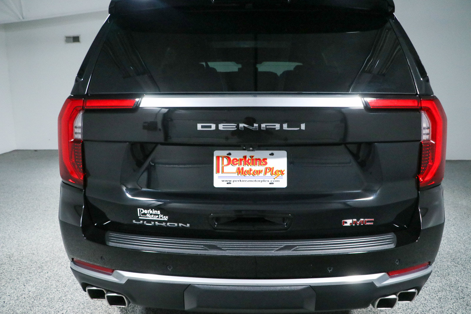 Used 2026 GMC Yukon Denali w/ Sun & Power Step Package AWD/4WD image 8