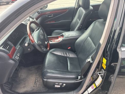 Used 2011 Lexus LS 460 AWD w/ Comfort Pkg image 9