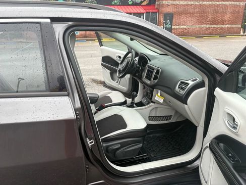 Used 2020 Jeep Compass Latitude w/ Popular Equipment Group image 9