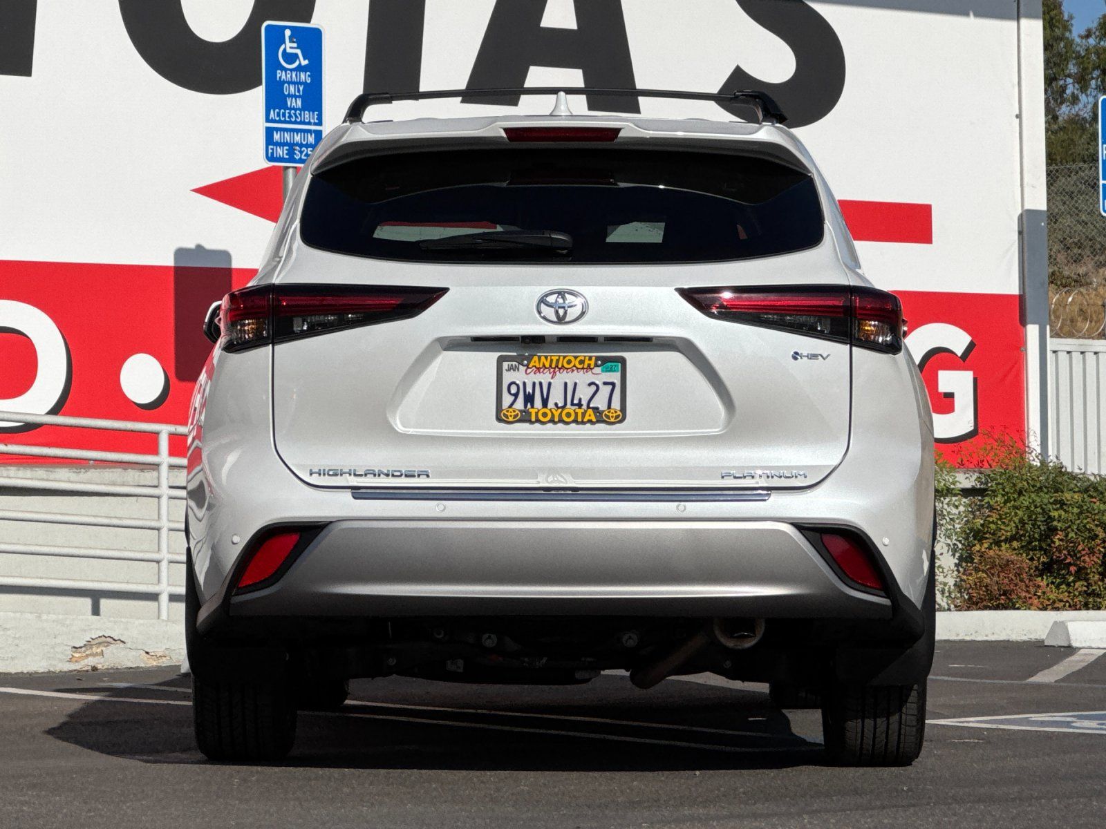 Used 2026 Toyota Highlander Platinum AWD/4WD image 4