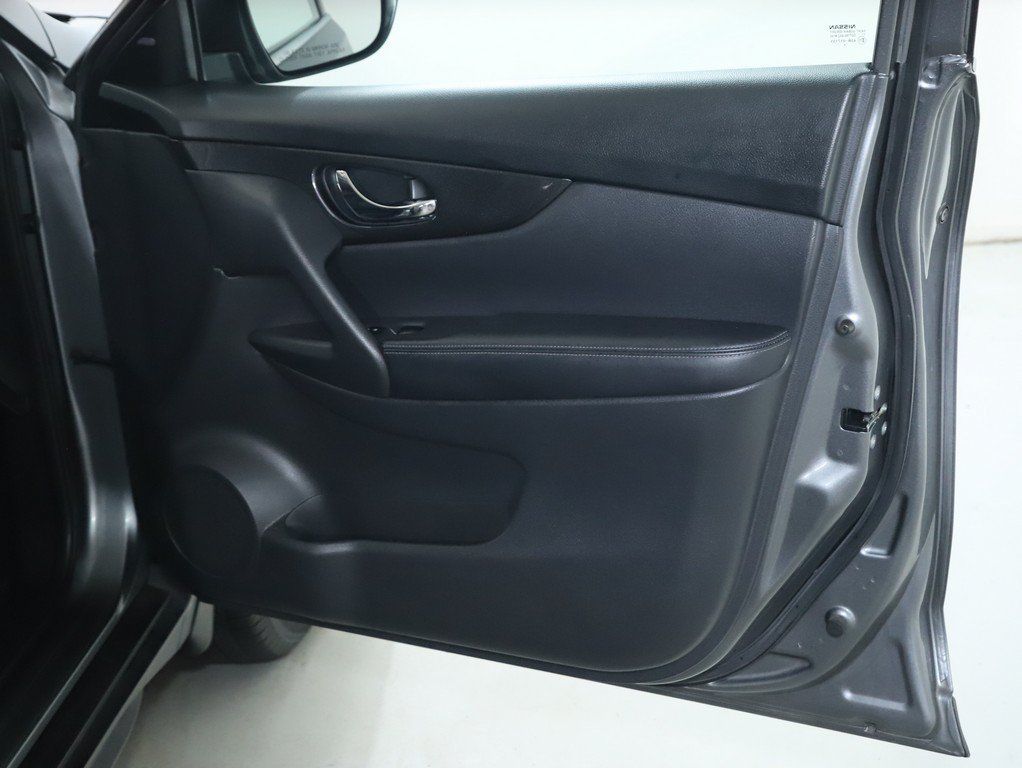 Used 2020 Nissan Rogue SV AWD/4WD image 34