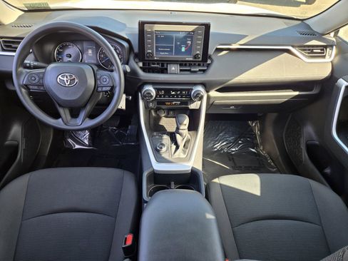 Used 2022 Toyota RAV4 LE AWD/4WD image 13