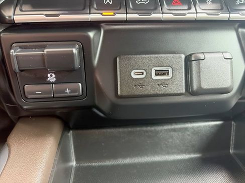Used 2019 GMC Sierra 1500 SLT RWD image 36