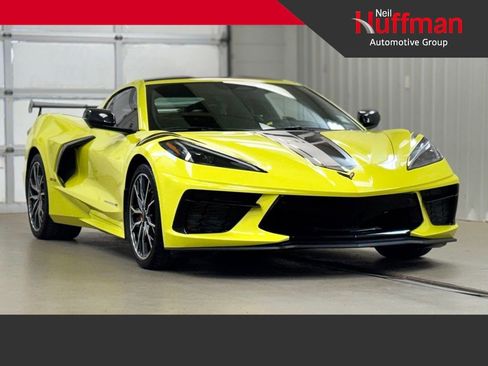 Used 2024 Chevrolet Corvette Stingray Premium Cpe w/ Z51 Performance Package RWD image 1