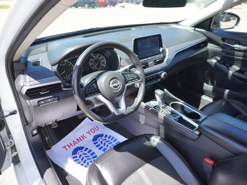 Used 2024 Nissan Altima 2.5 SR FWD image 24