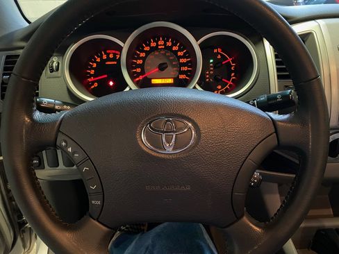 Used 2006 Toyota Tacoma PreRunner RWD image 12