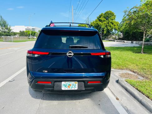 Used 2022 Nissan Pathfinder SV FWD image 4