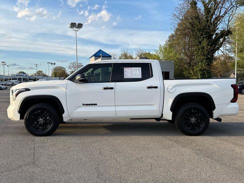 Used 2023 Toyota Tundra SR5 w/ SR5 Convenience Package AWD/4WD image 7