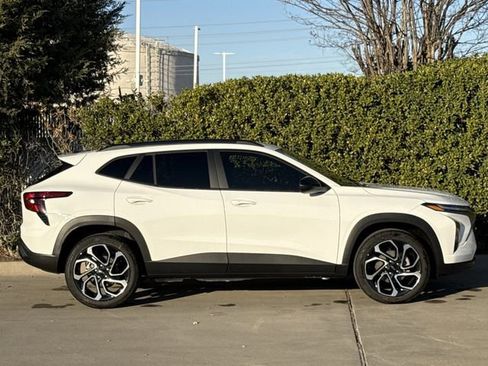 New 2026 Chevrolet Trax RS w/ Sunroof Package image 3