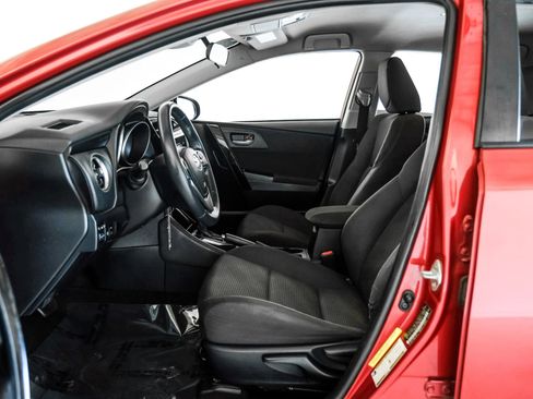 Used 2018 Toyota Corolla iM FWD image 3