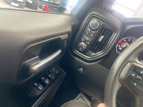 Used 2019 Chevrolet Silverado 1500 Custom w/ Custom Value Package image 29