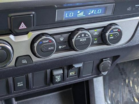 Used 2021 Toyota Tacoma SR5 AWD/4WD image 14