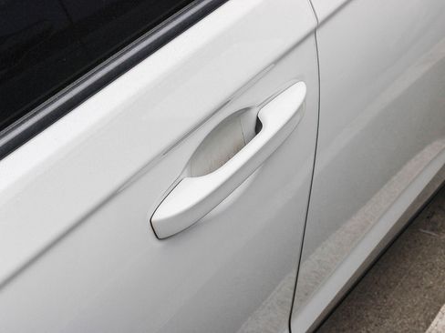 Used 2023 Honda Accord LX image 9