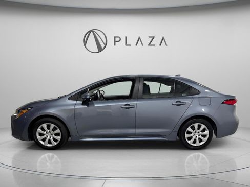 Used 2024 Toyota Corolla LE image 2
