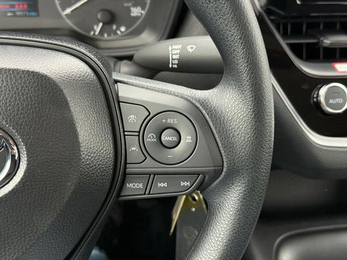 Certified 2025 Toyota Corolla LE image 21