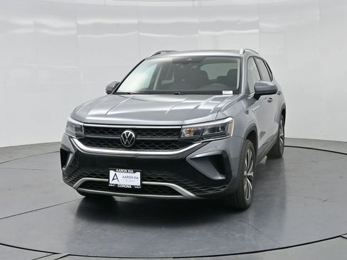 Used 2023 Volkswagen Taos SE w/ Panoramic Sunroof Package AWD/4WD image 54