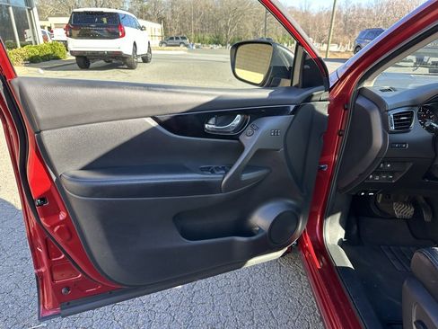 Used 2021 Nissan Rogue Sport SL w/ Premium Package image 14