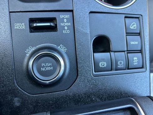 Used 2023 Toyota Highlander XSE image 23