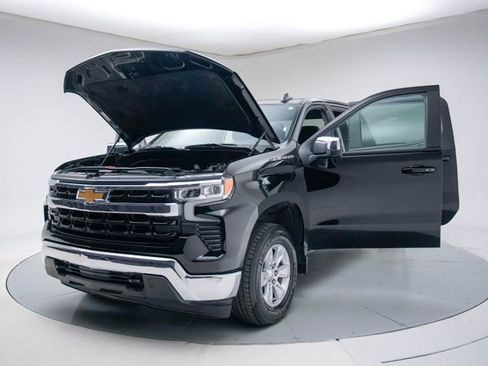 Used 2025 Chevrolet Silverado 1500 LT image 17