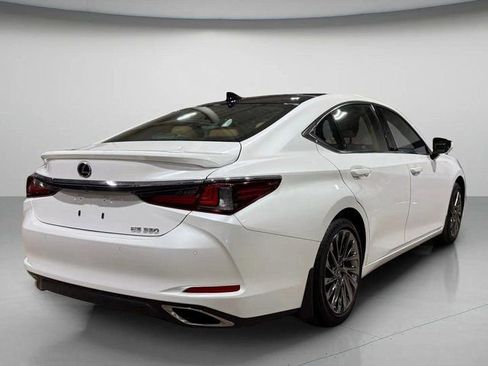 Used 2024 Lexus ES 350 Ultra Luxury image 3