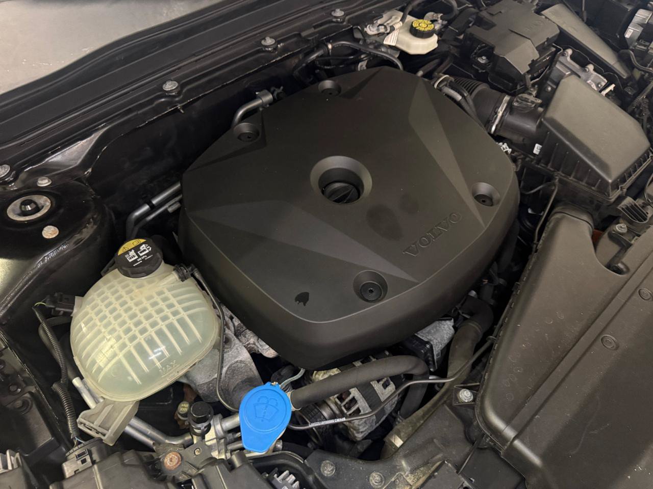 Used 2019 Volvo XC40 T5 Momentum AWD/4WD image 38