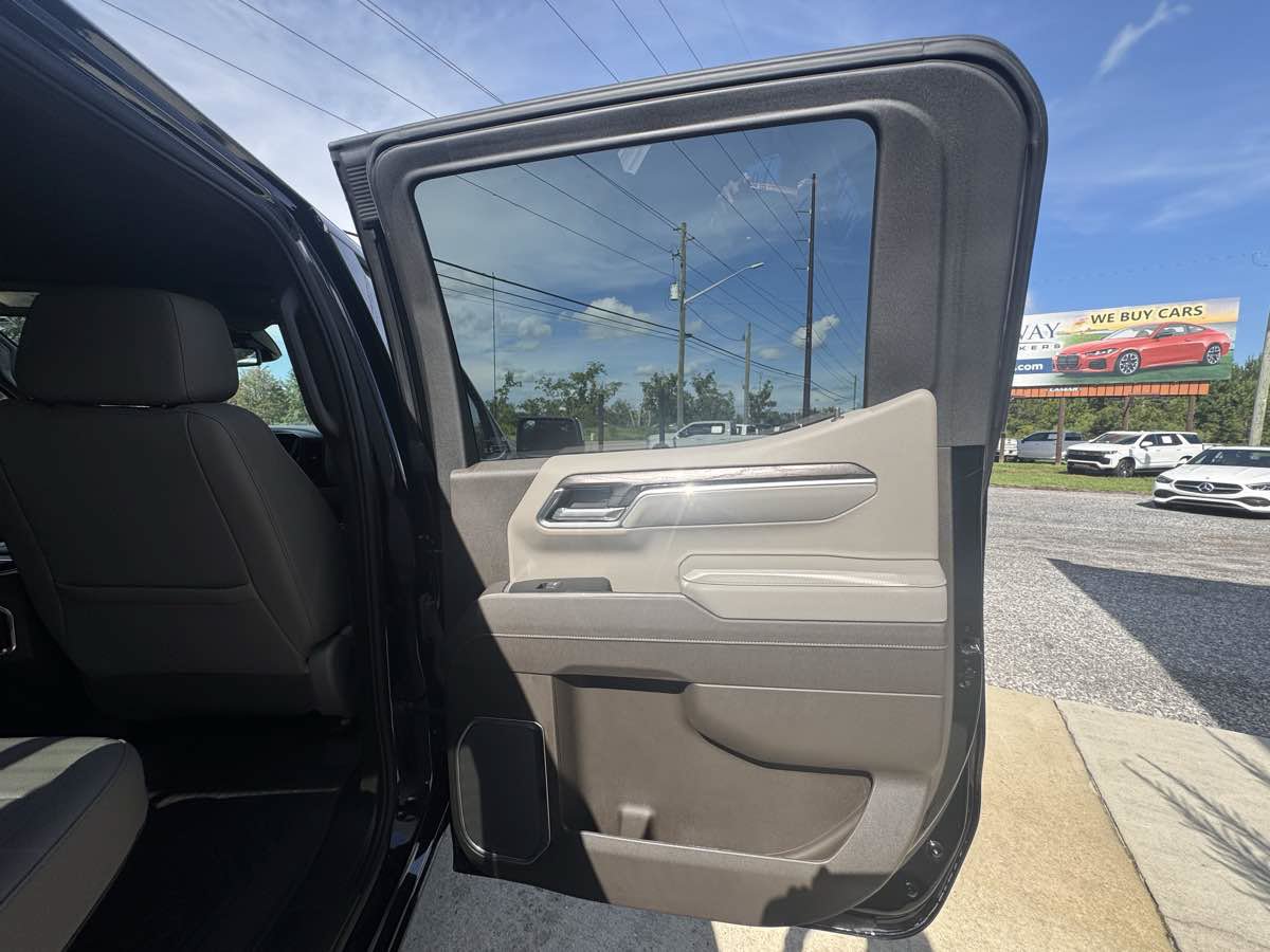 Used 2026 Chevrolet Silverado 1500 LTZ AWD/4WD image 28
