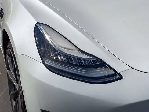 Used 2019 Tesla Model 3 Performance image 7