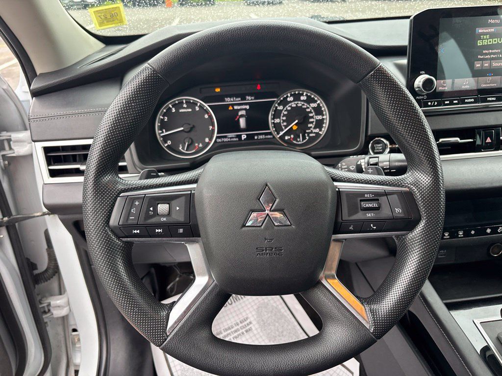 Used 2022 Mitsubishi Outlander ES AWD/4WD image 16